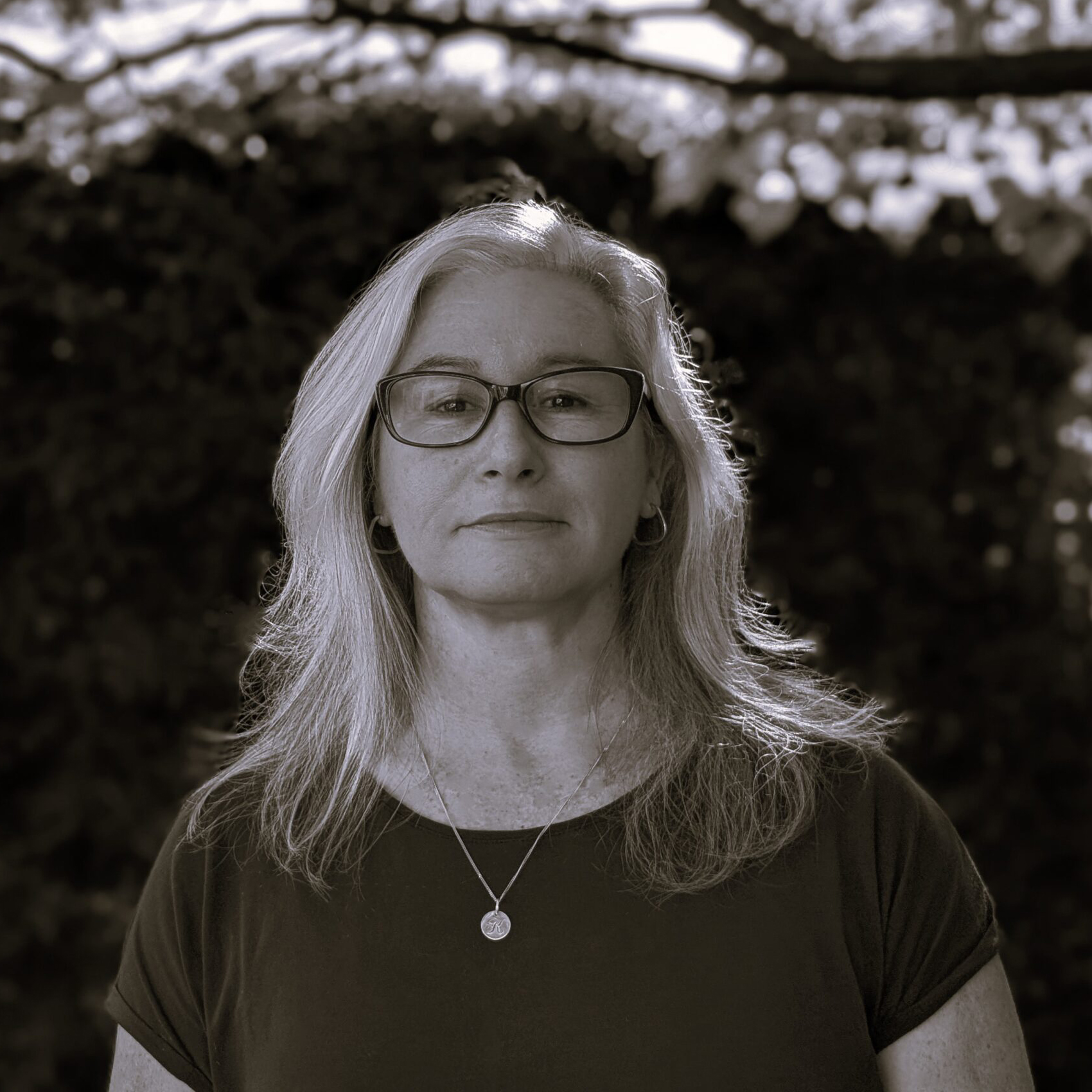 Dr Karen Farrar